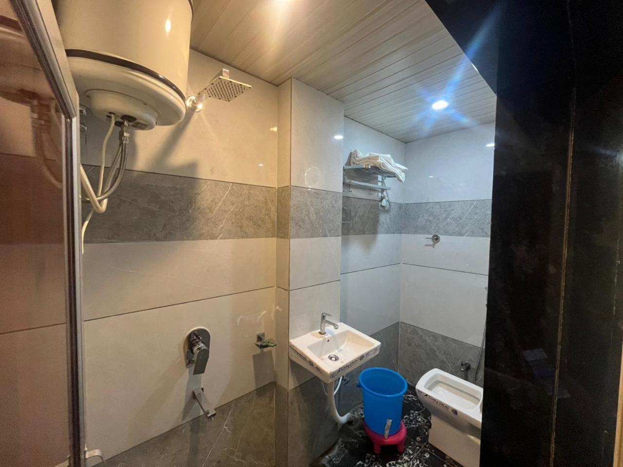 Hotel Aapno Shyam And Restaurant Khatu Bagian luar foto
